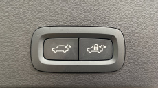 Volvo XC40 2.0 B4P Ultra Dark 5dr Auto Petrol Estate